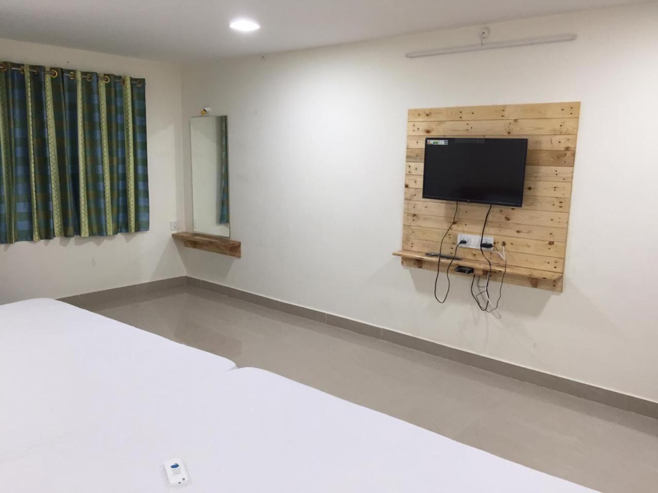 Aditi Rooms Tiruchirappalli Eksteriør bilde